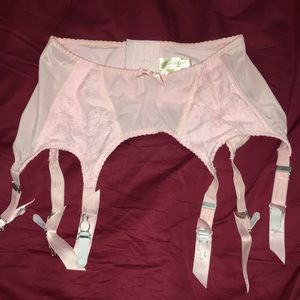 Secrets in lace light Pink garter belt size large